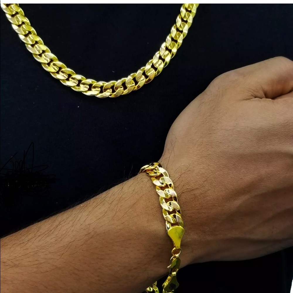 Gold chain and bracelet link matching jewelry set - Picture 2 of 5